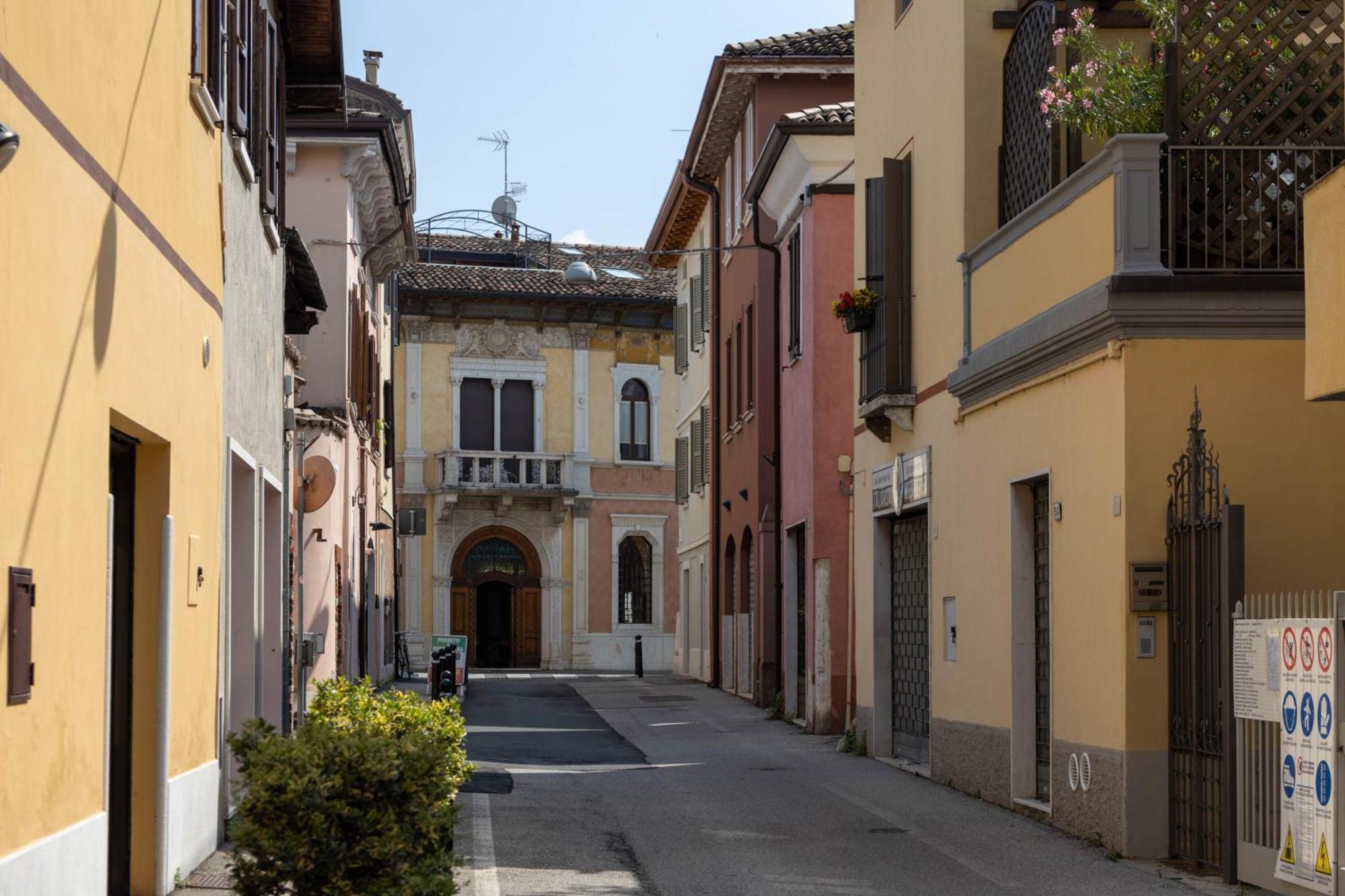 Haus Martina Apartment Desenzano del Garda Exterior photo